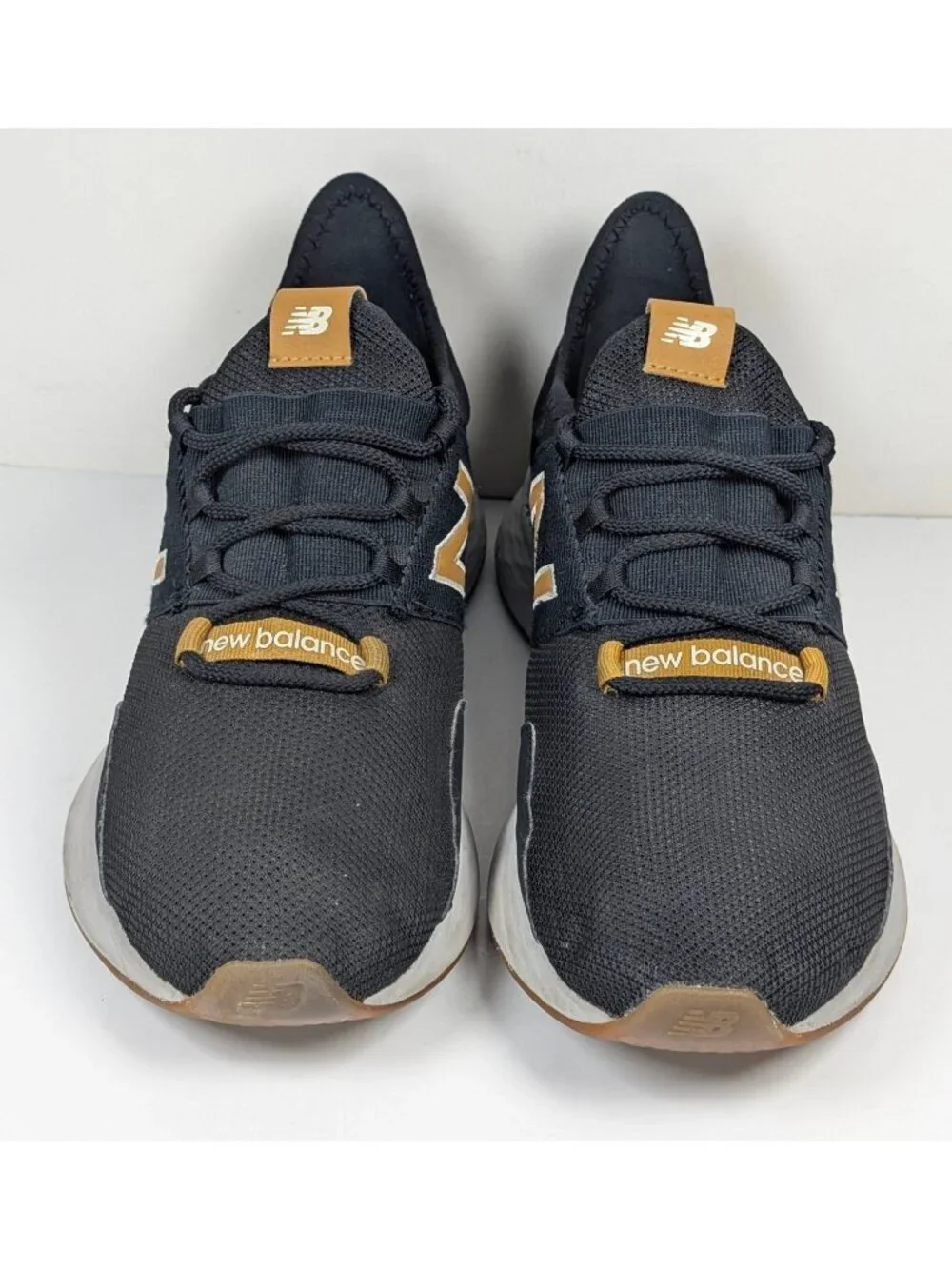 NEW BALANCE Fresh Foam ROAV Running Black Tan Mens Size 11 2E EE Wide Sneakers